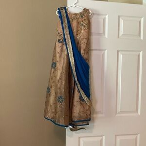 Indian outfit for young girl size 24 teal and gold. EUC. Wore only 3 times.